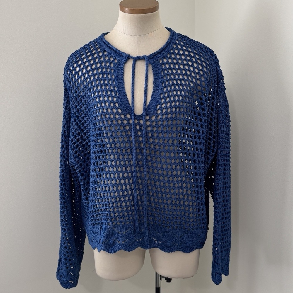 Audrey Parks FRANCESCA'S Medium Blue Open Knit Sweater Coastal